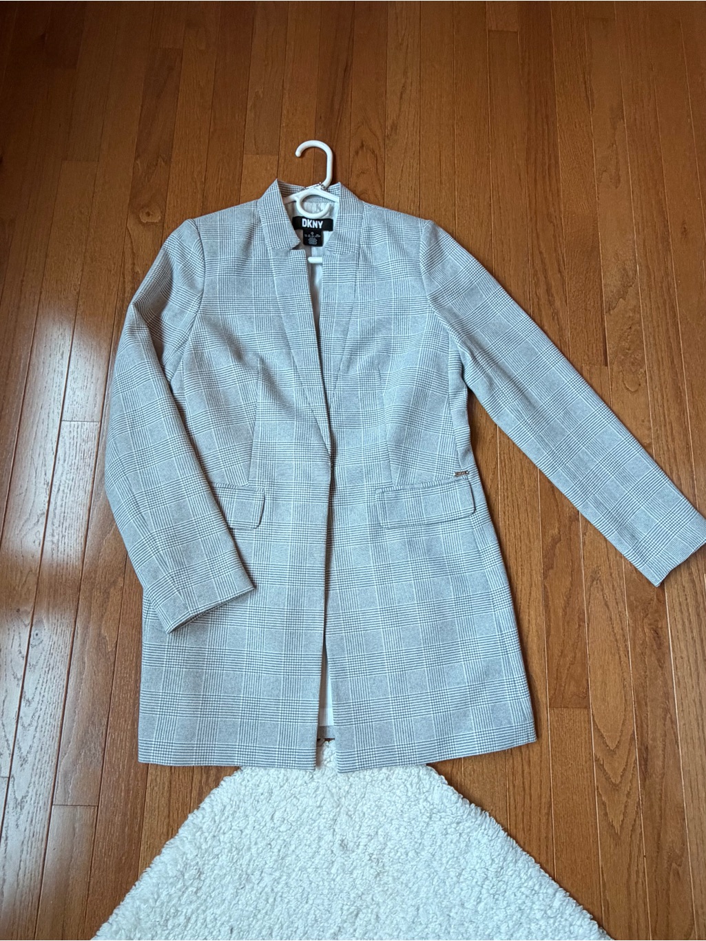 Dkny Gorgeous Women's Light Gray Plaid Long Blazer Coat 10p. New.